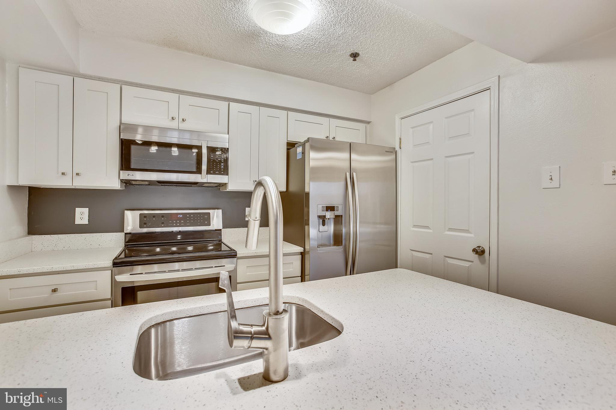 FOUNTAINS AT MCLEAN - Residential