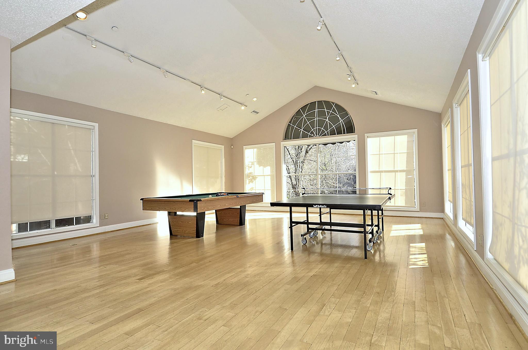 FOUNTAINS AT MCLEAN - Residential