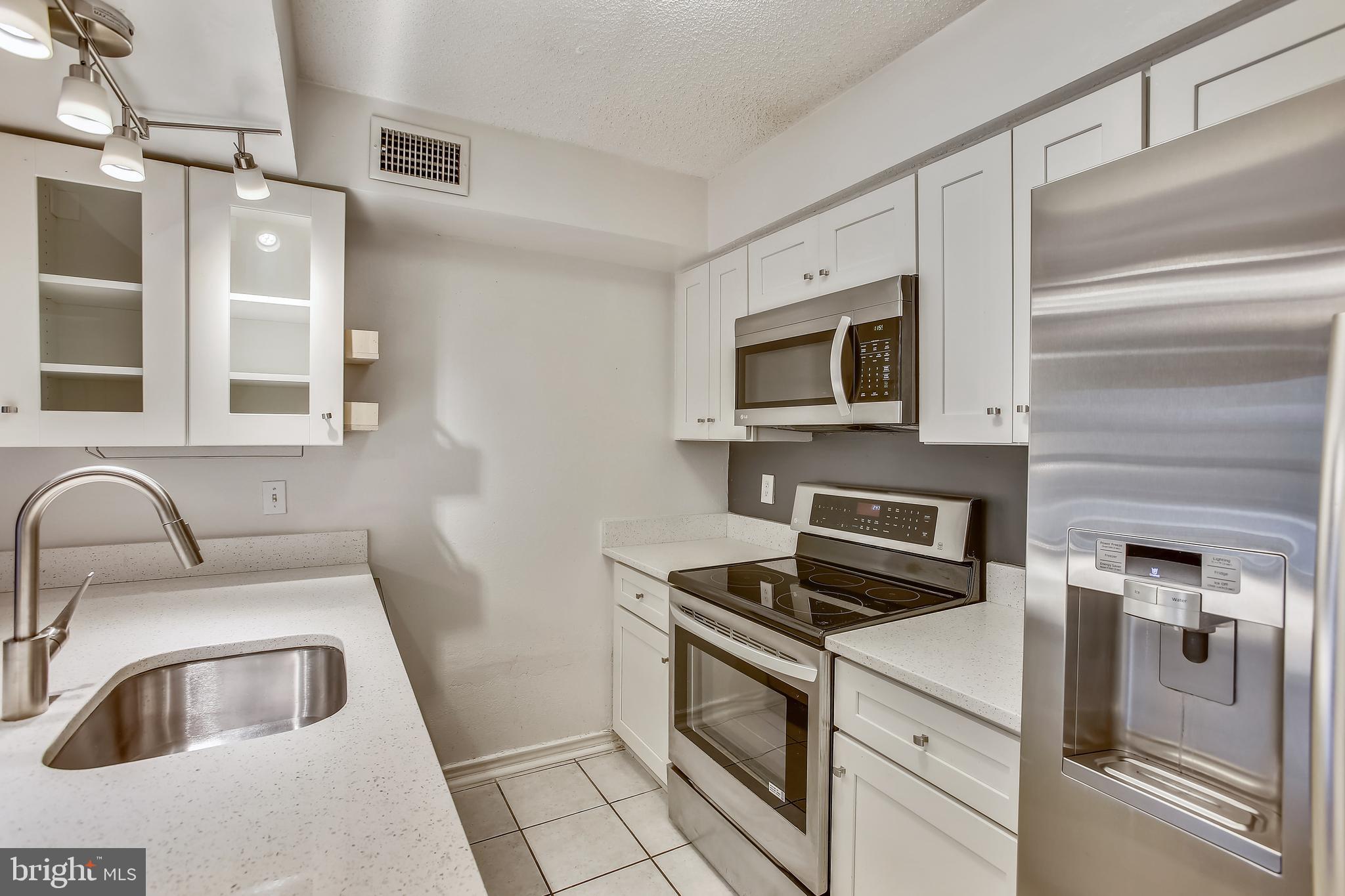 FOUNTAINS AT MCLEAN - Residential