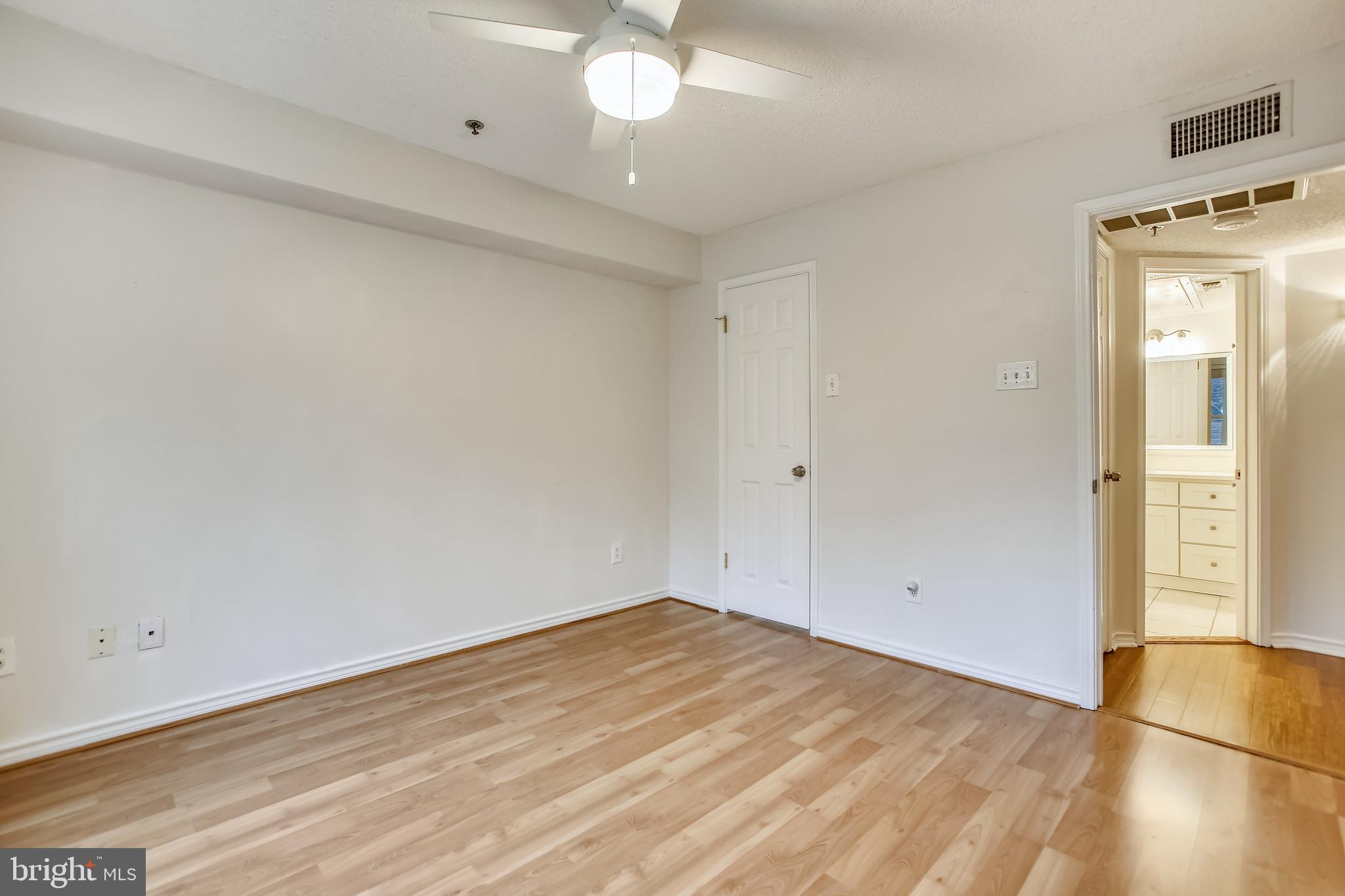 FOUNTAINS AT MCLEAN - Residential