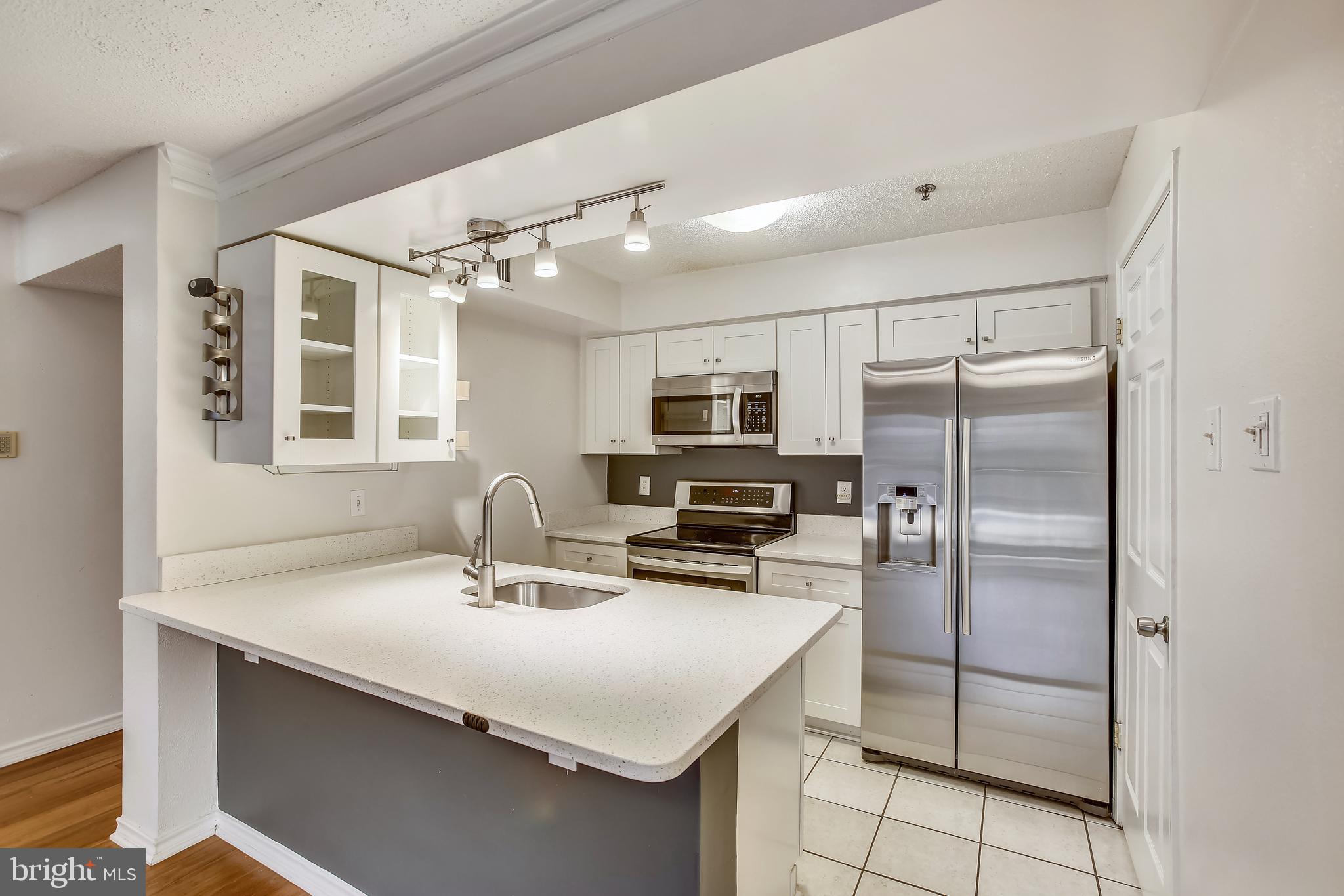 FOUNTAINS AT MCLEAN - Residential