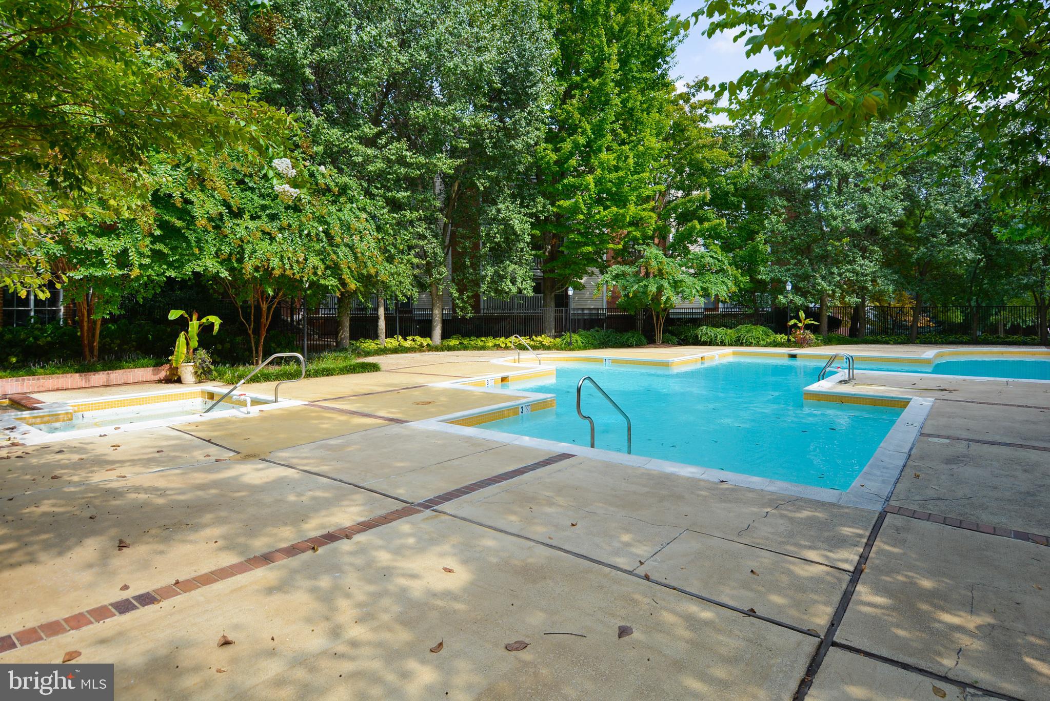 FOUNTAINS AT MCLEAN - Residential