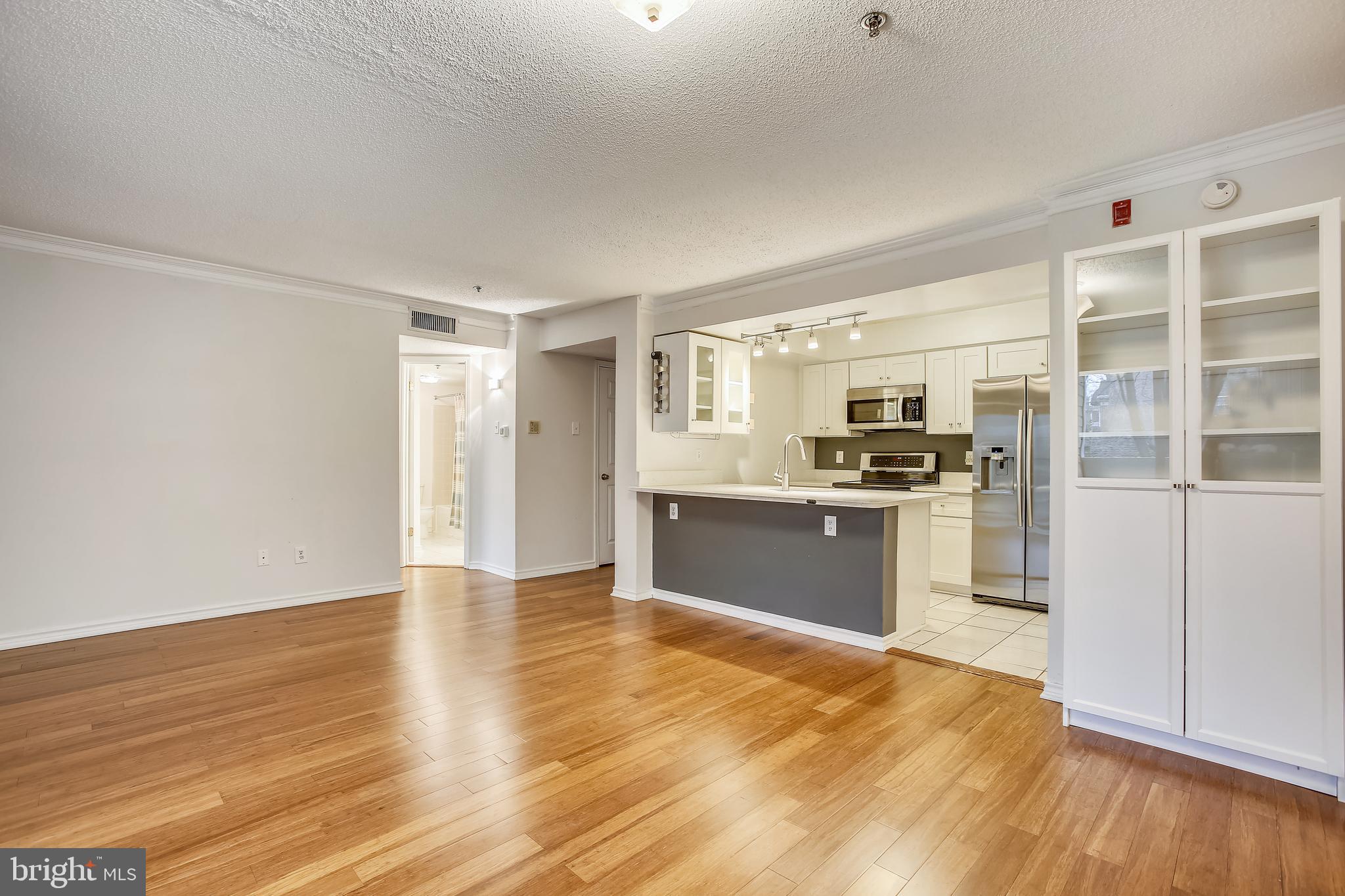 FOUNTAINS AT MCLEAN - Residential