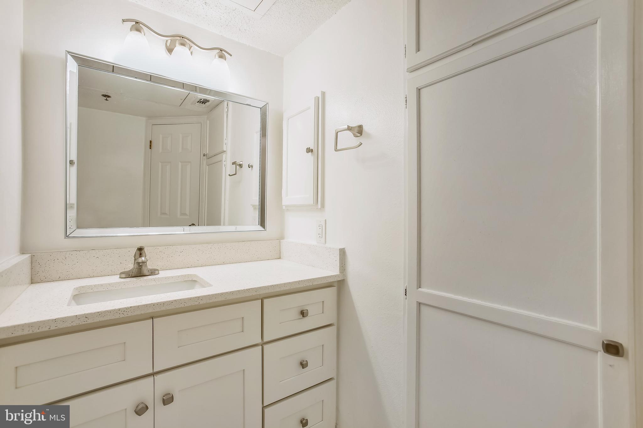 FOUNTAINS AT MCLEAN - Residential