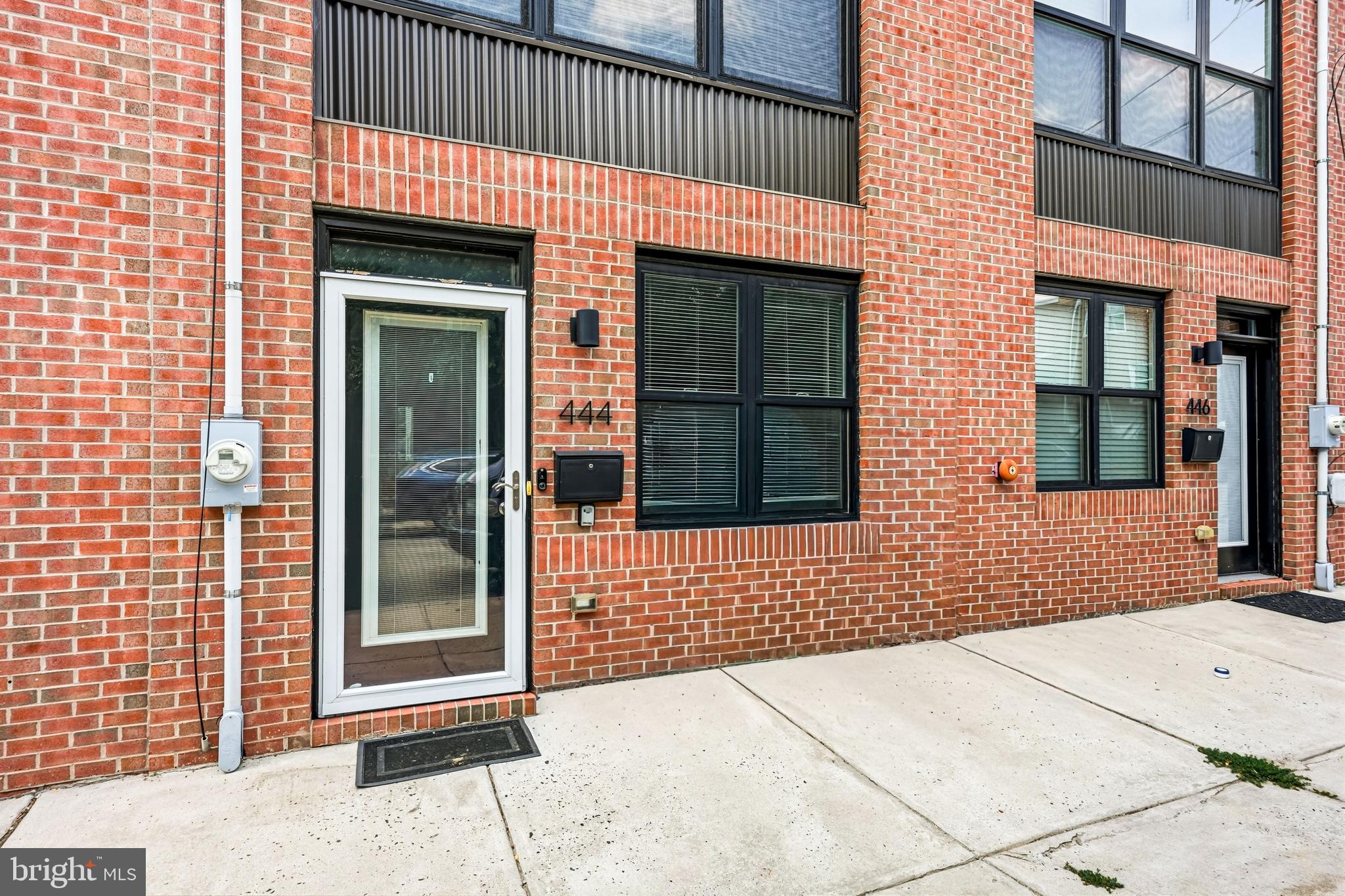 444 KINGSLEY STREET
