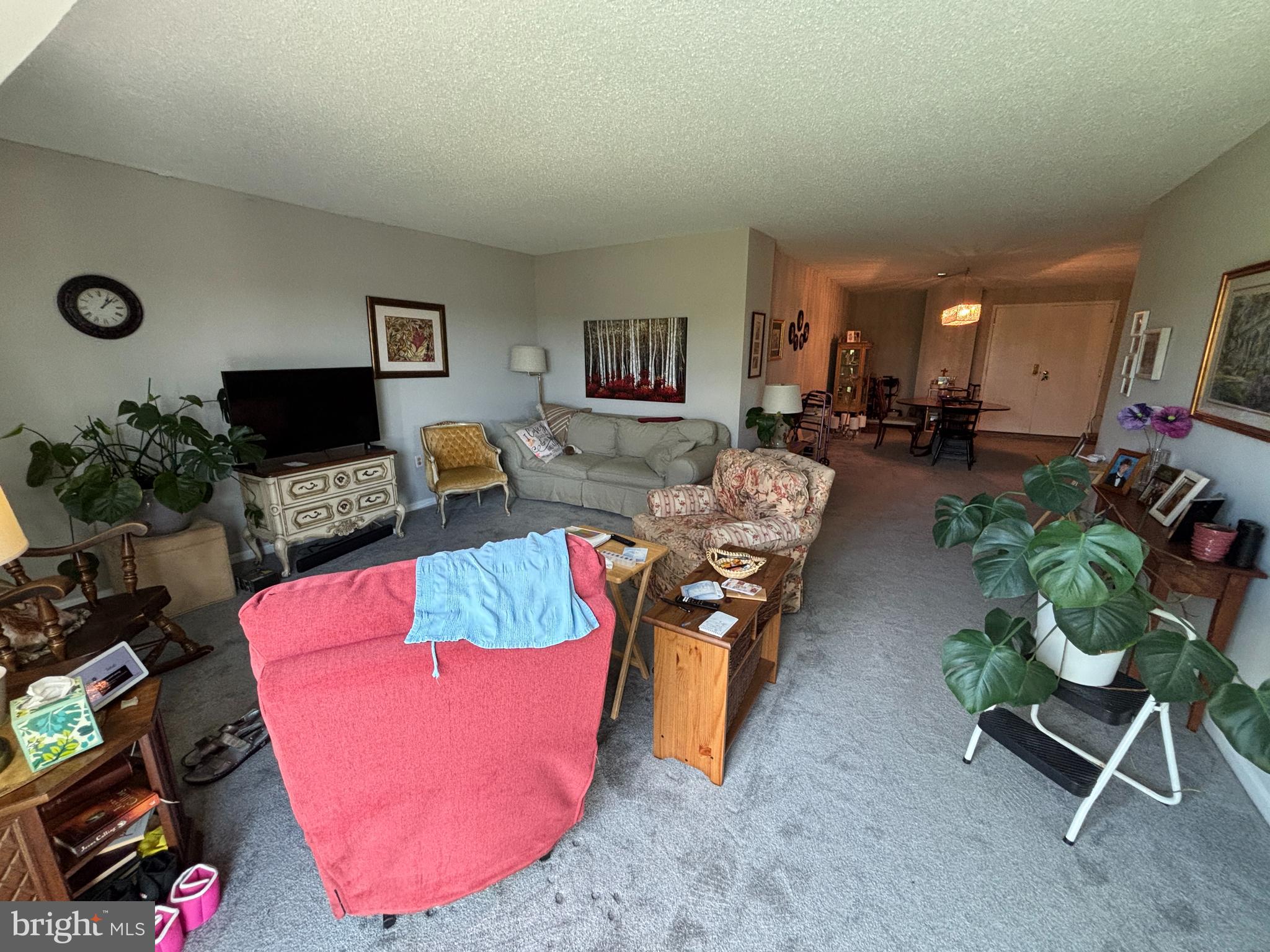 1040 DEER RIDGE DRIVE 402