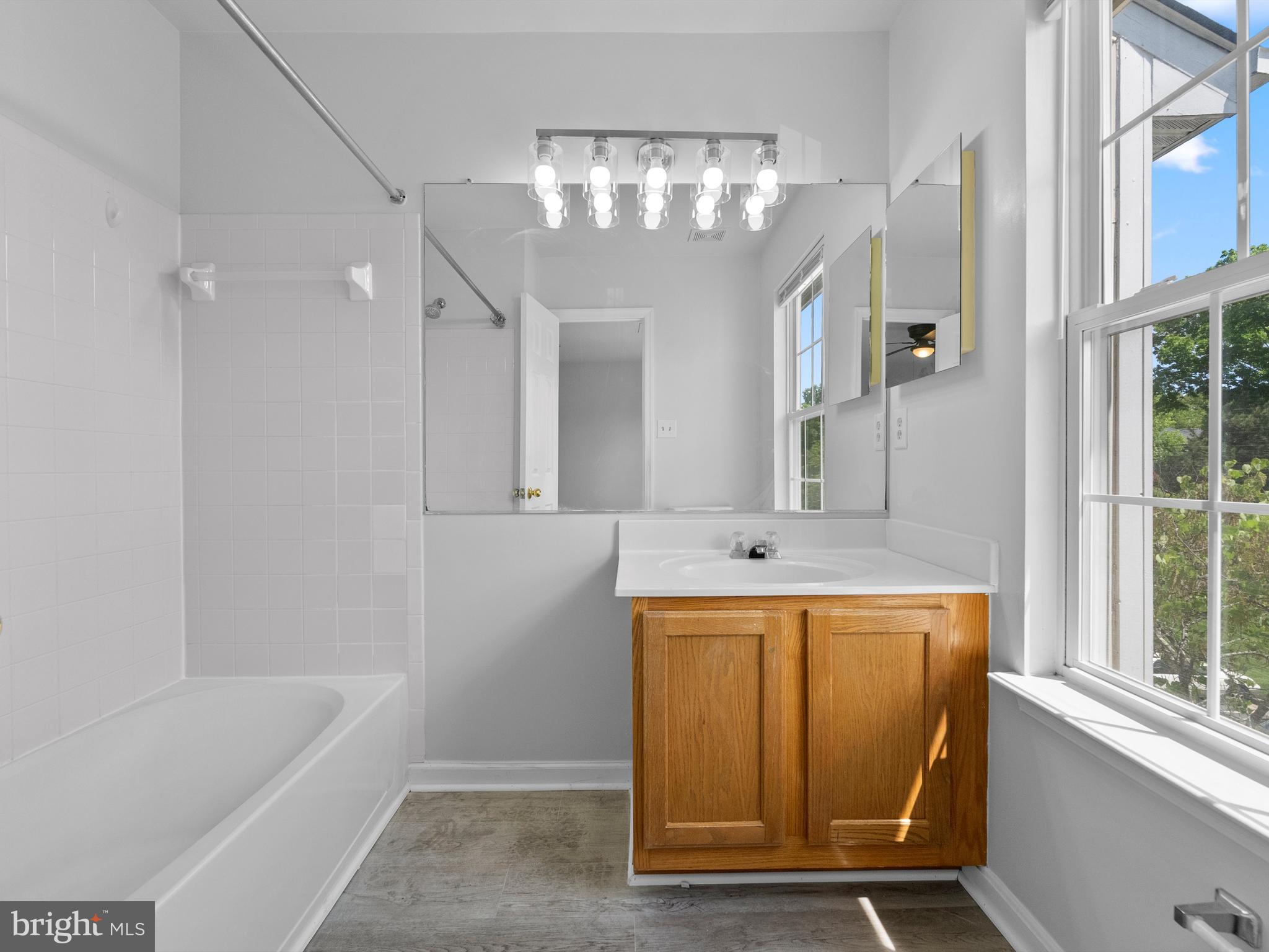 GROVEWOOD - Residential