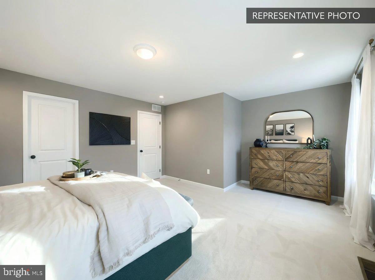 THE SEASONS - Residential