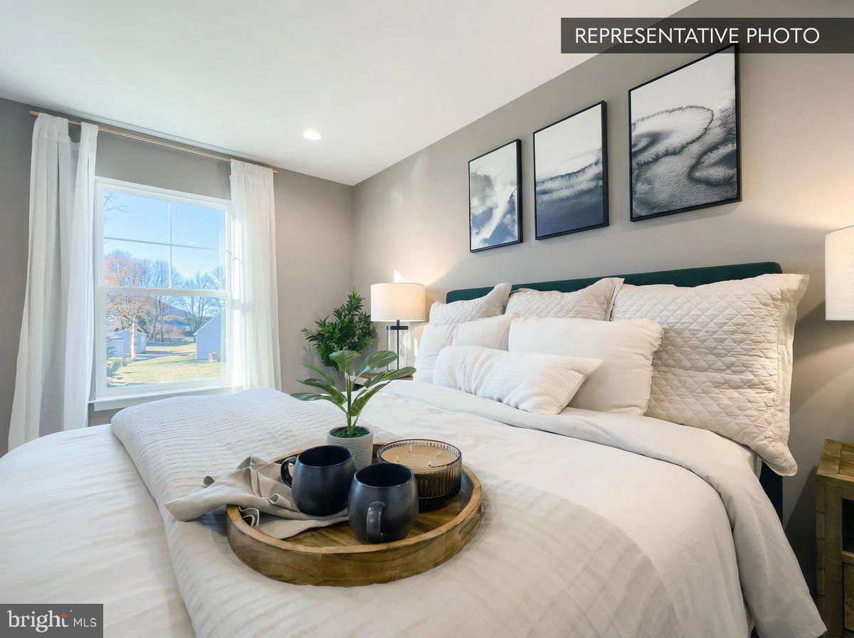 THE SEASONS - Residential