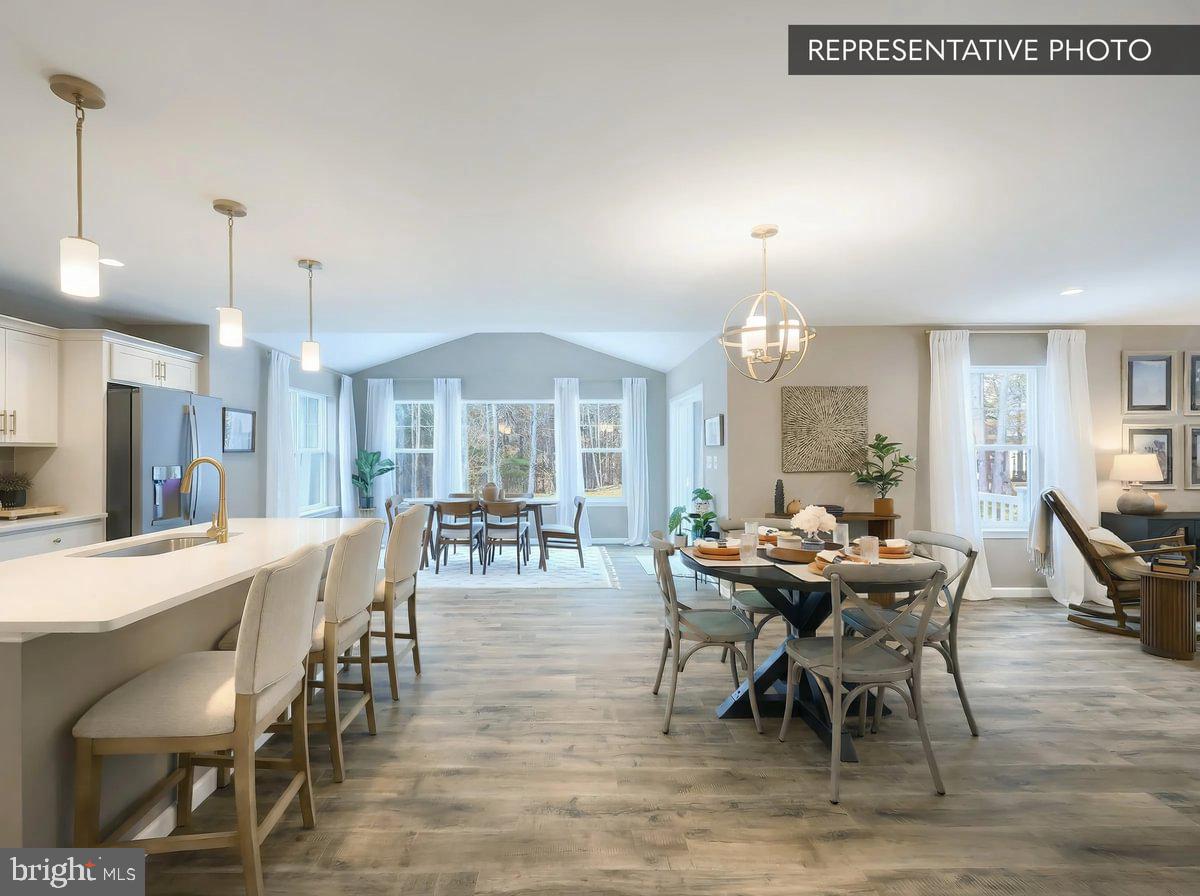 THE SEASONS - Residential