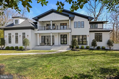 825 WHANN AVENUE MCLEAN VA 22101