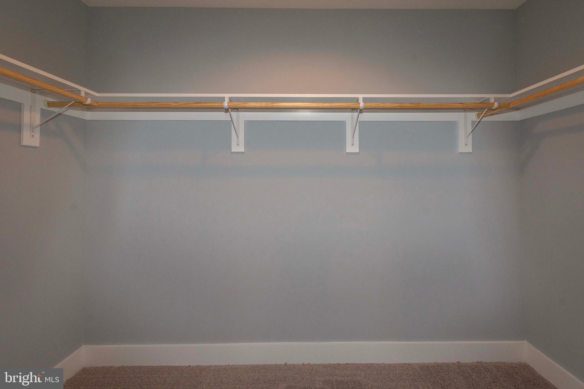 ROLLING WOODS - Residential