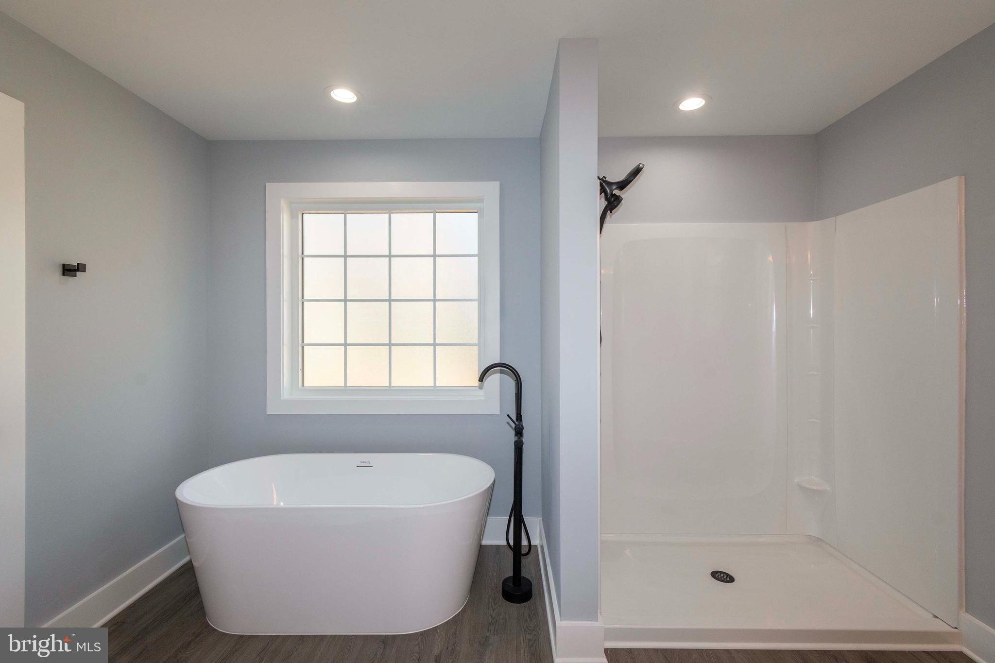 ROLLING WOODS - Residential