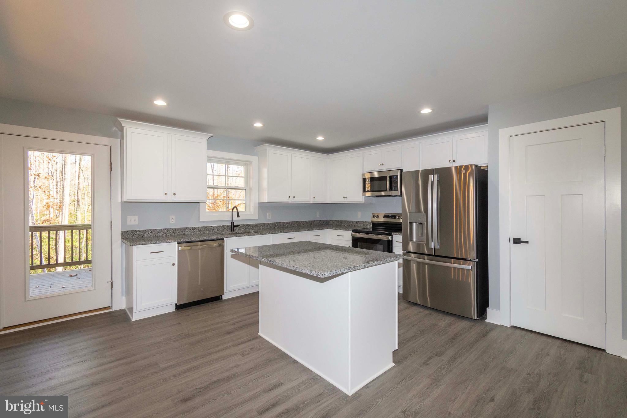 ROLLING WOODS - Residential