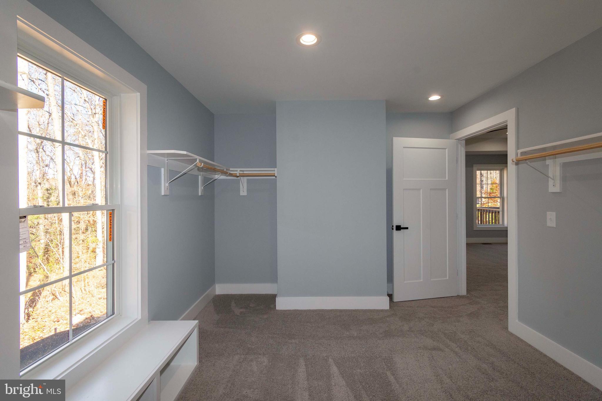 ROLLING WOODS - Residential