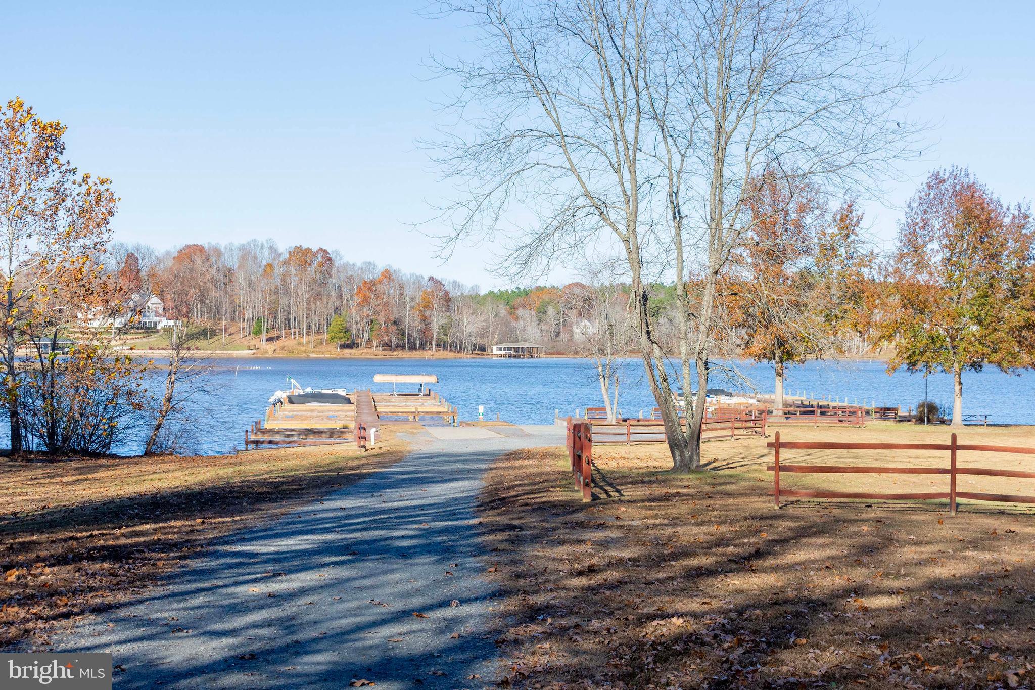 ROLLING WOODS - Residential