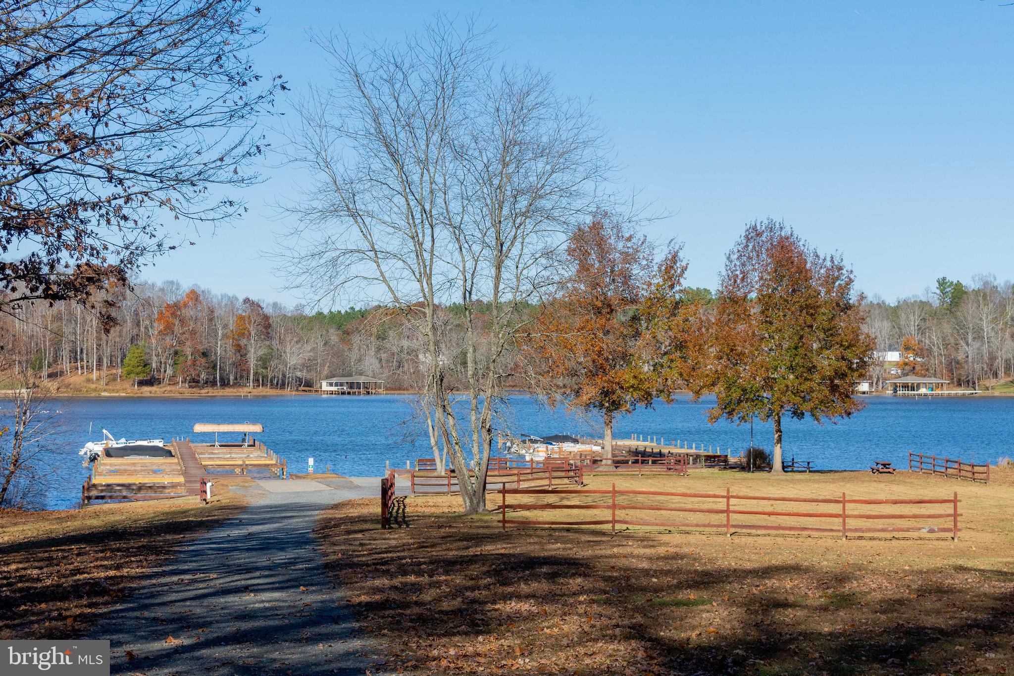 ROLLING WOODS - Residential