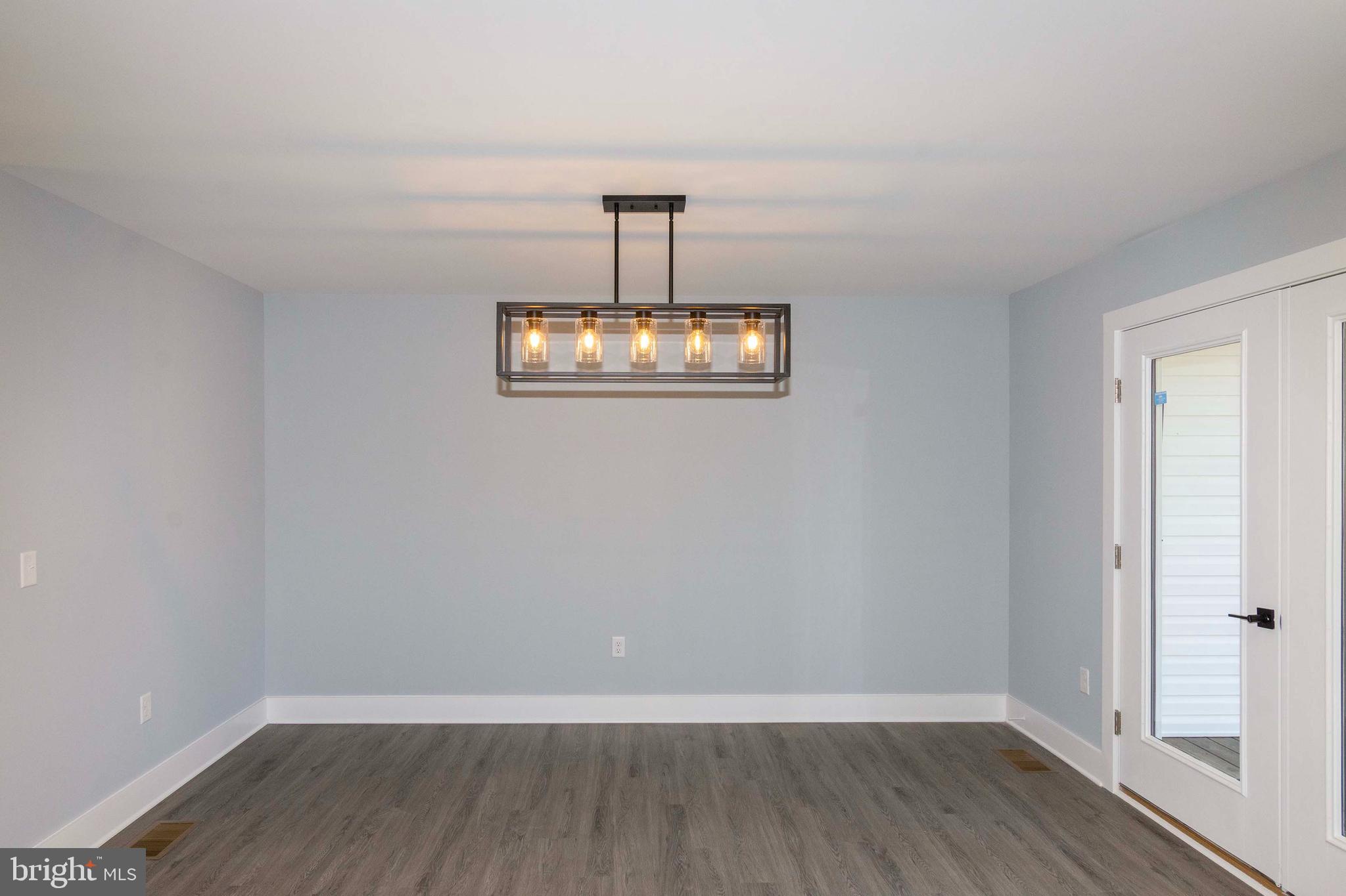 ROLLING WOODS - Residential