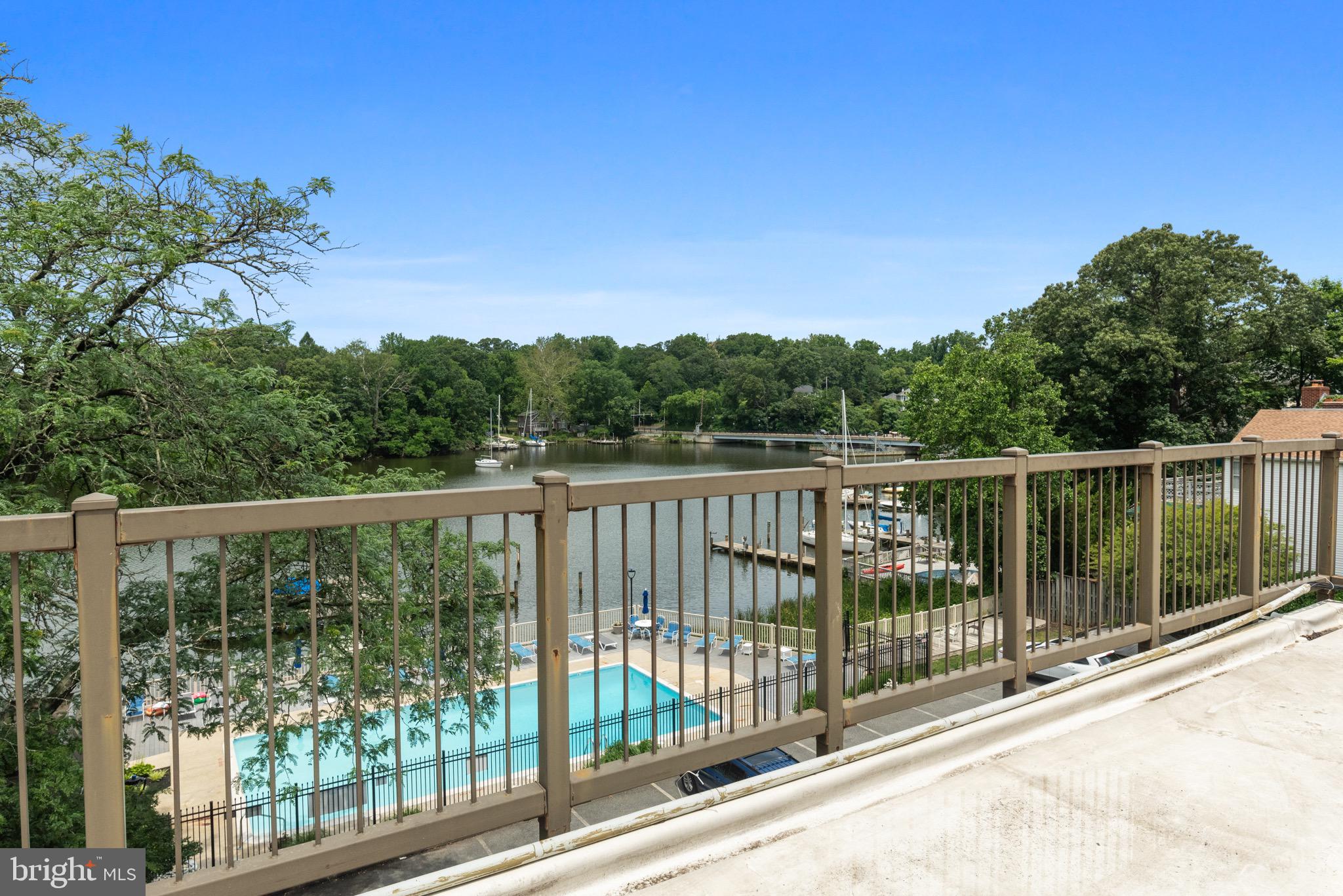 MARINERS COVE - Residential