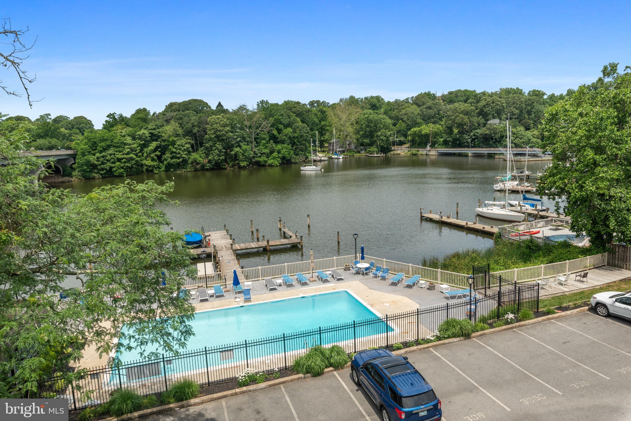 MARINERS COVE - Residential