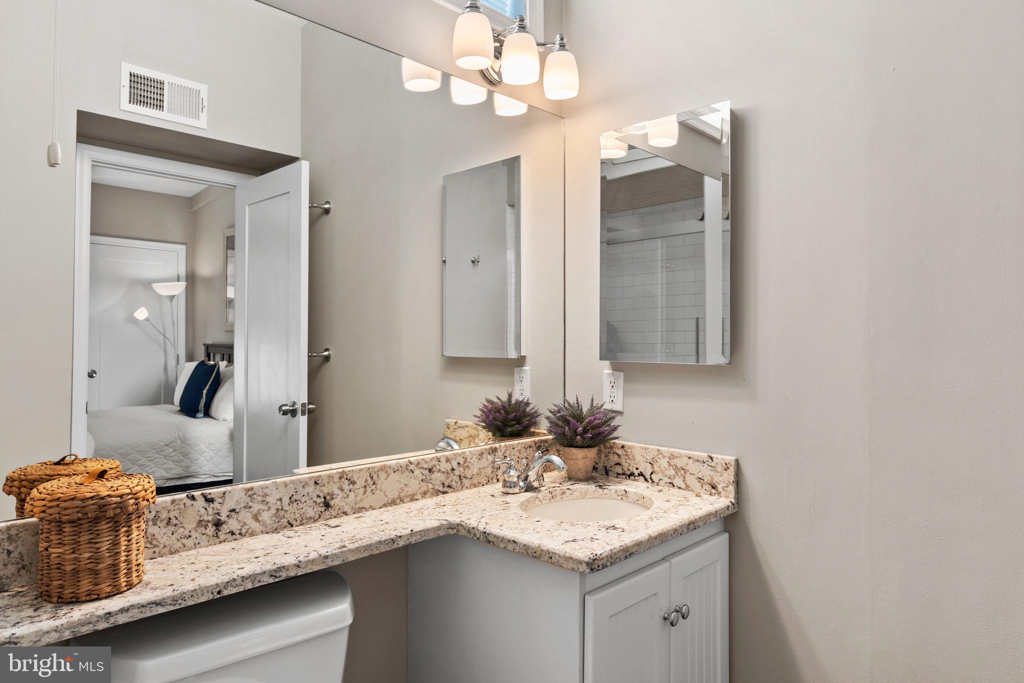 MARINERS COVE - Residential