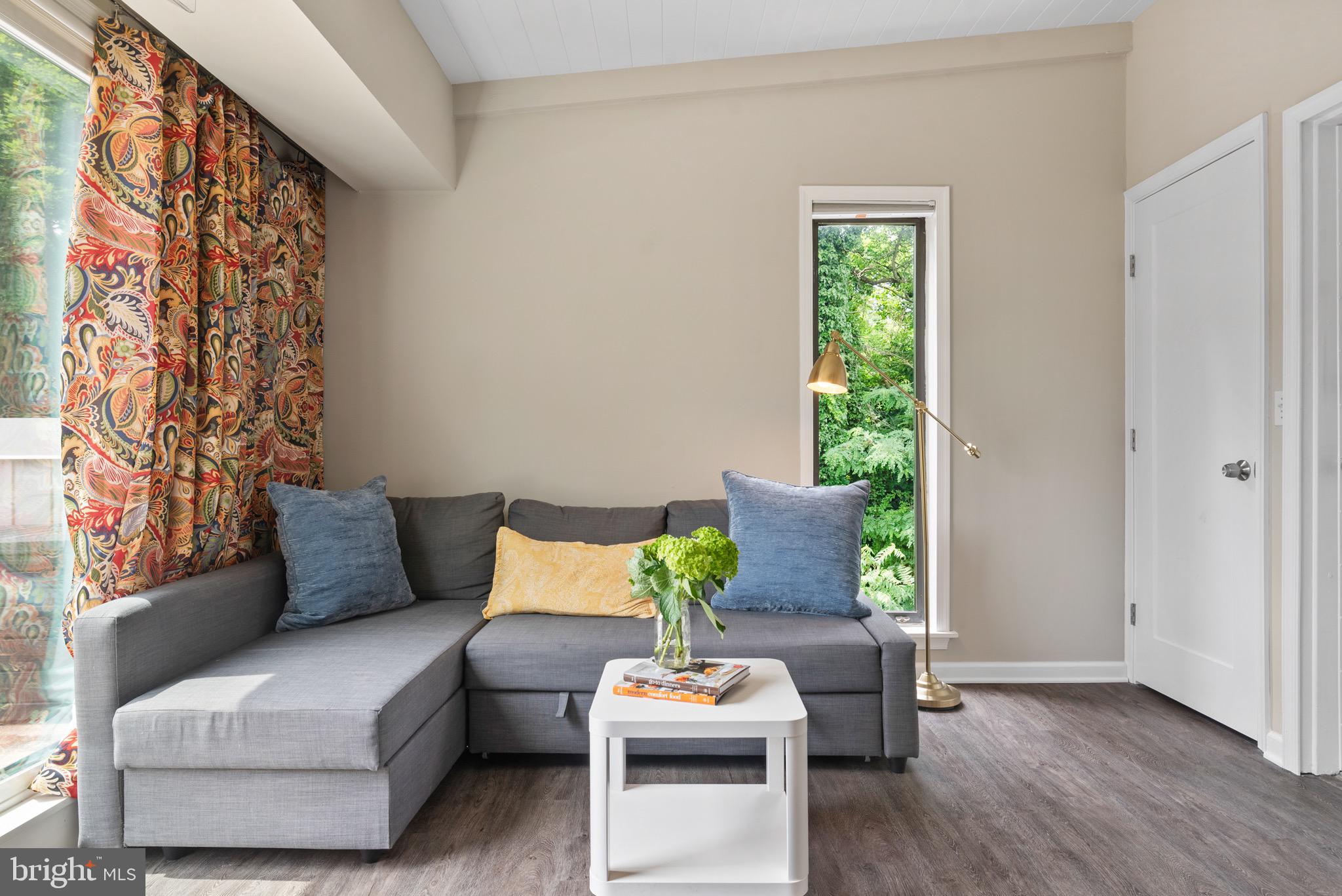 MARINERS COVE - Residential