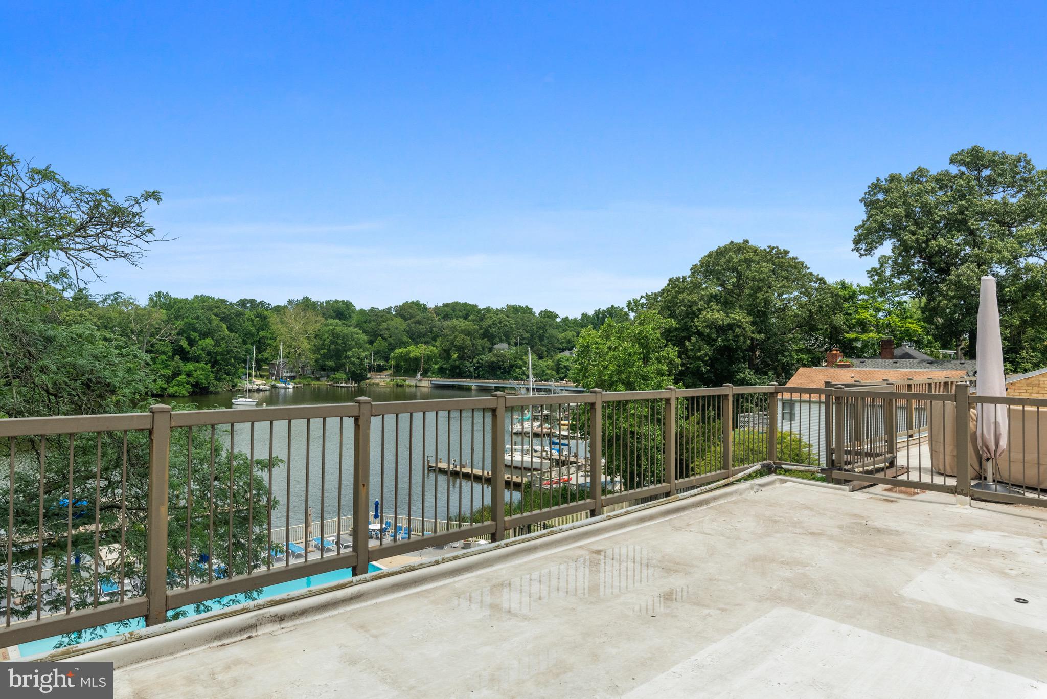 MARINERS COVE - Residential