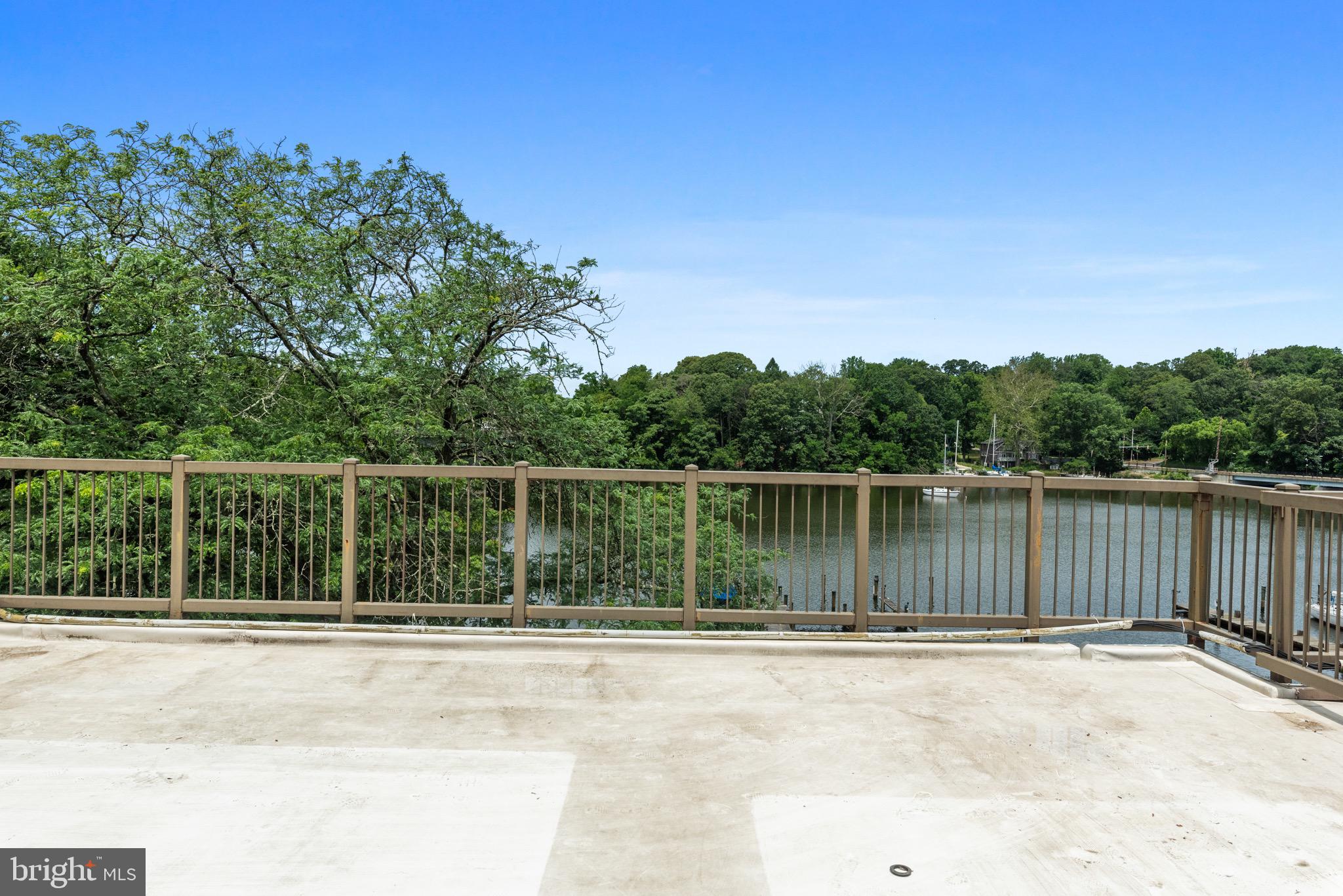MARINERS COVE - Residential