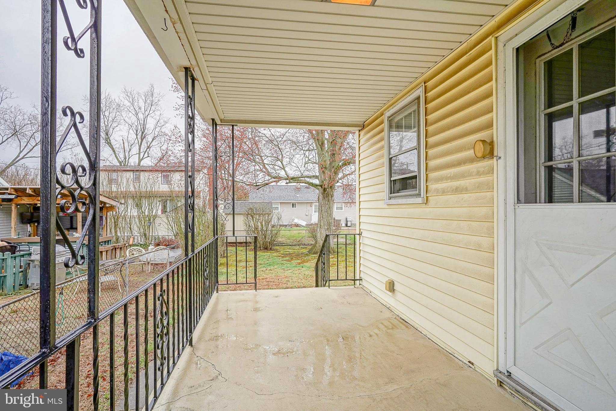 702 W LINCOLN AVENUE