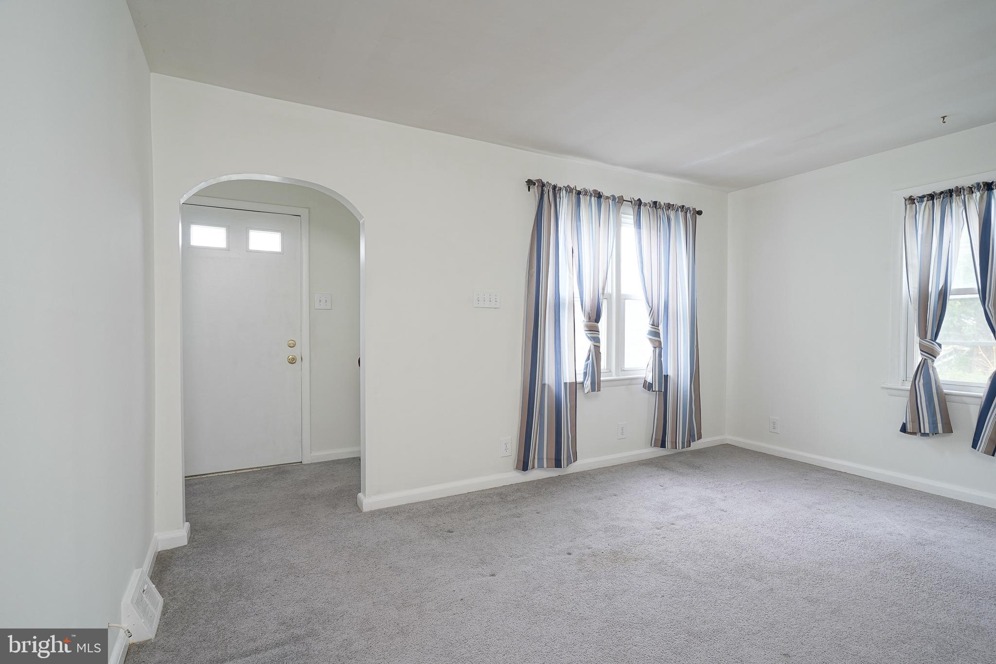 702 W LINCOLN AVENUE