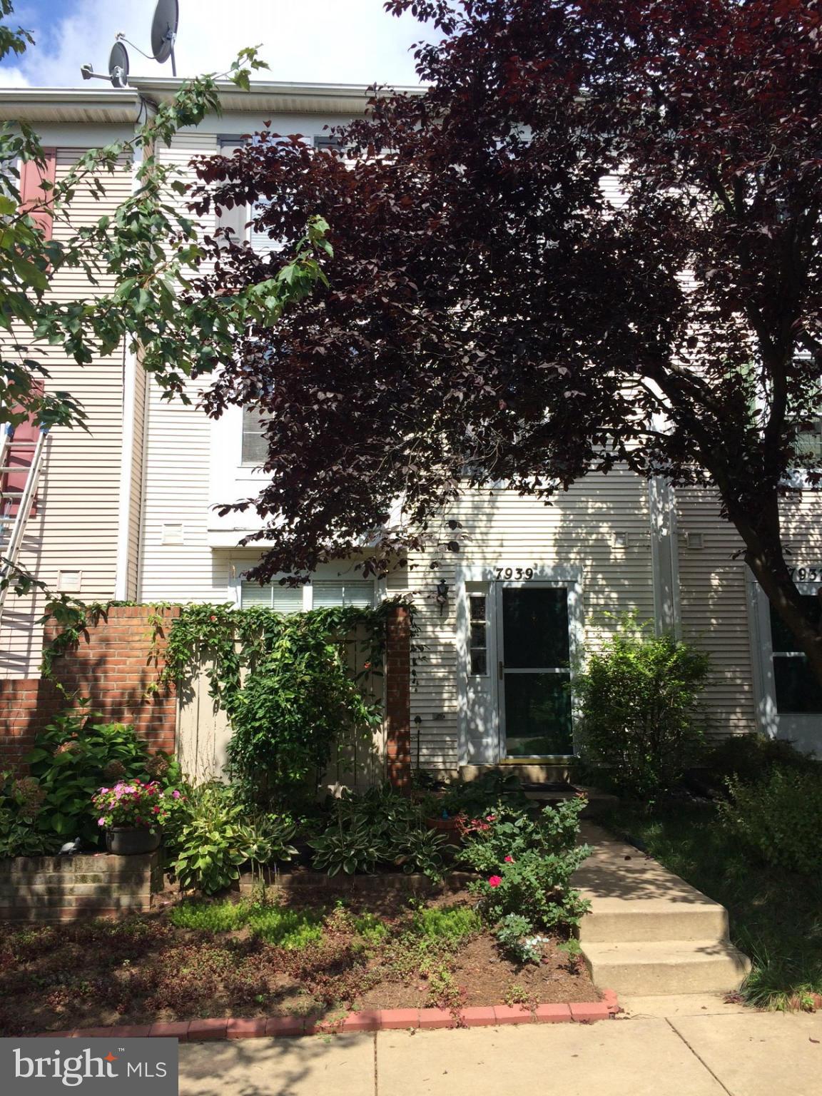 CHARLESGATE - Residential Lease