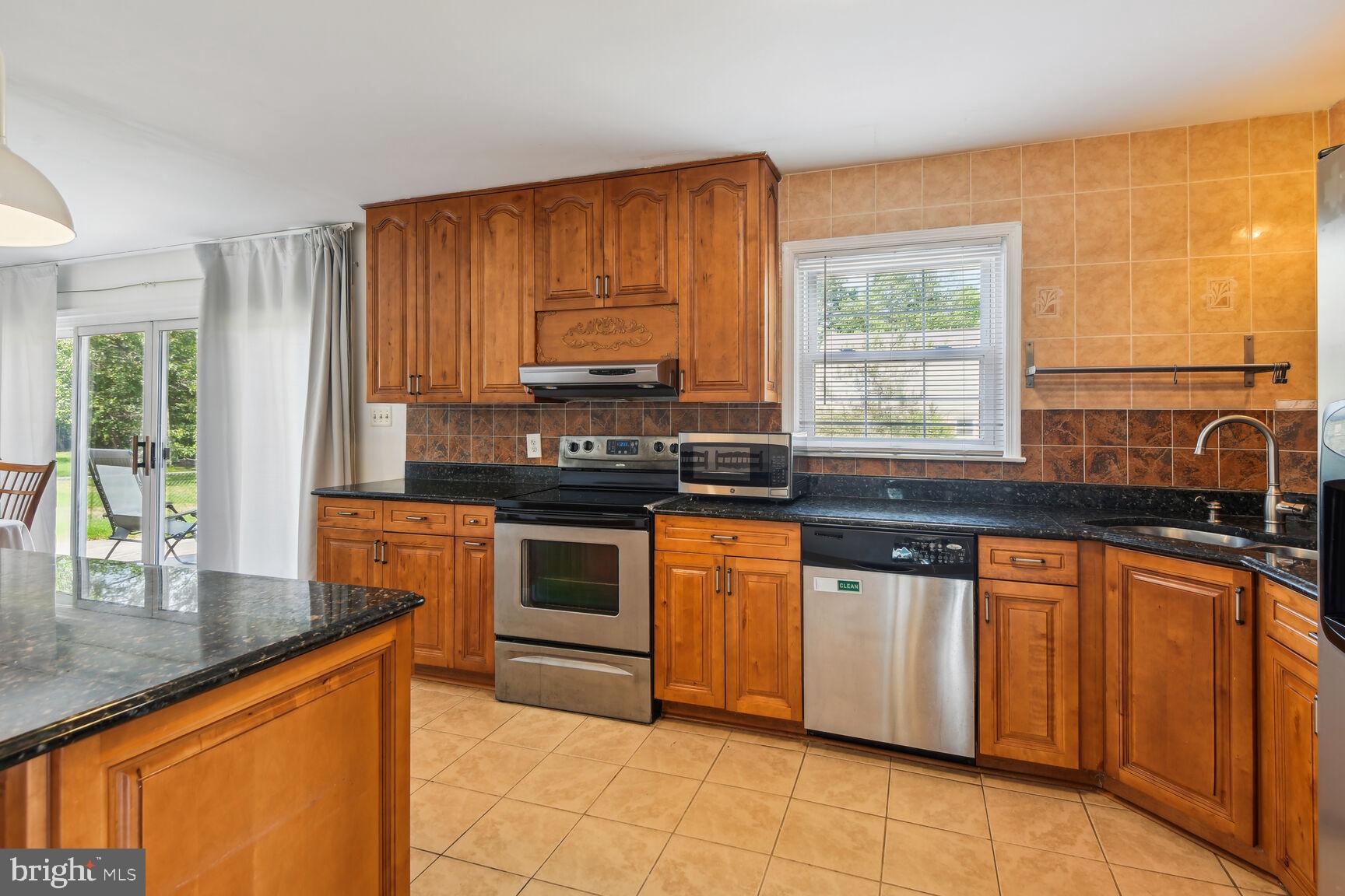 CALVERTON - Residential