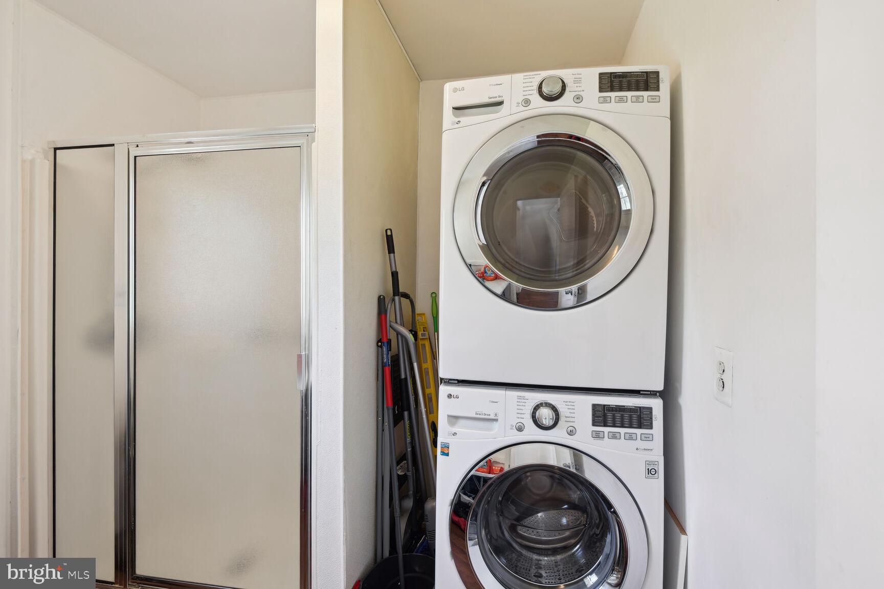 CALVERTON - Residential