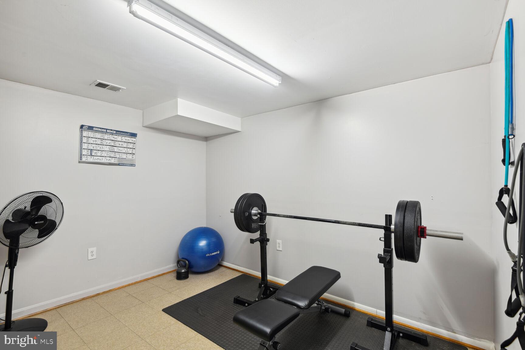 CALVERTON - Residential