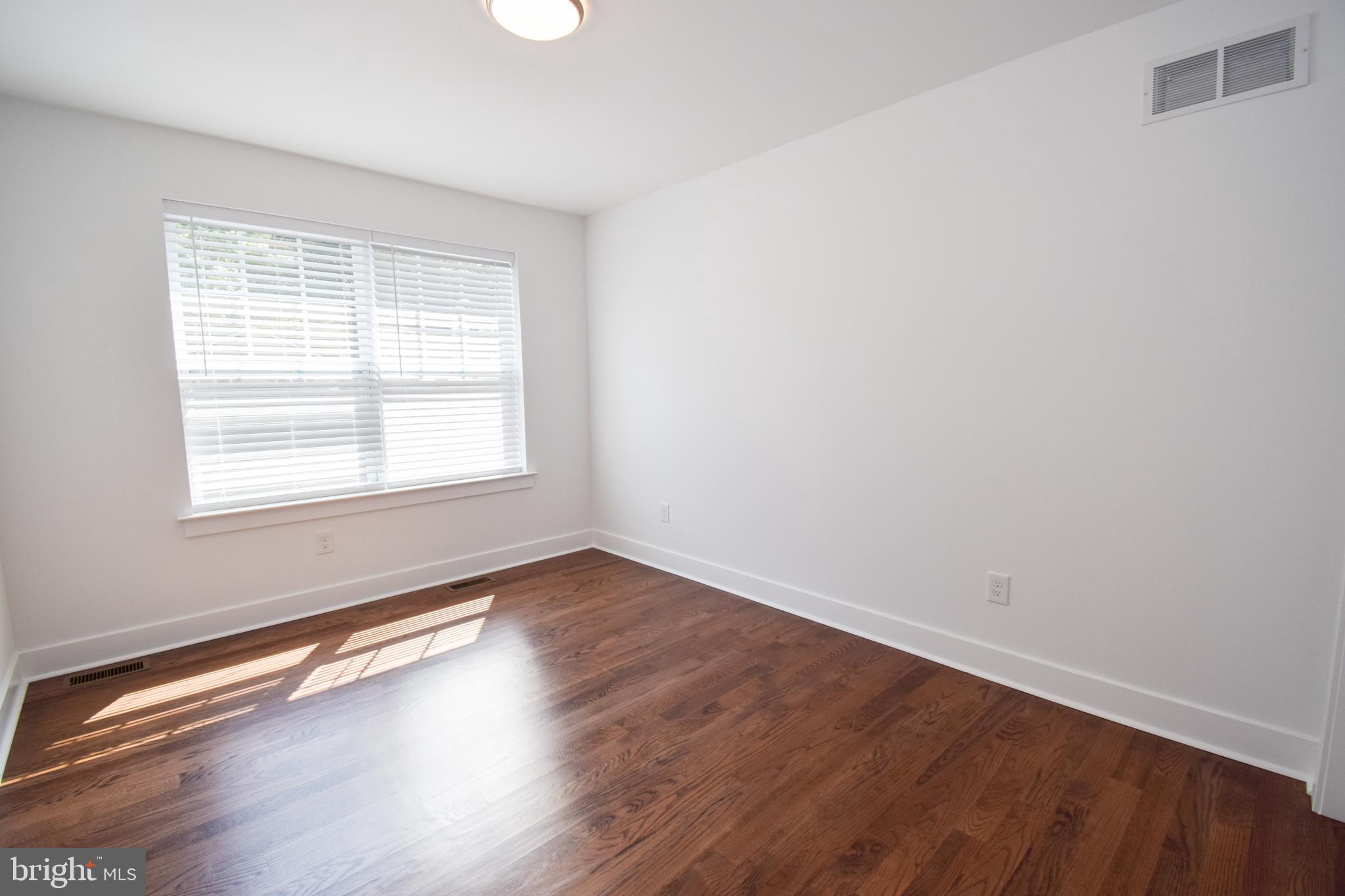 GLENSIDE - Residential