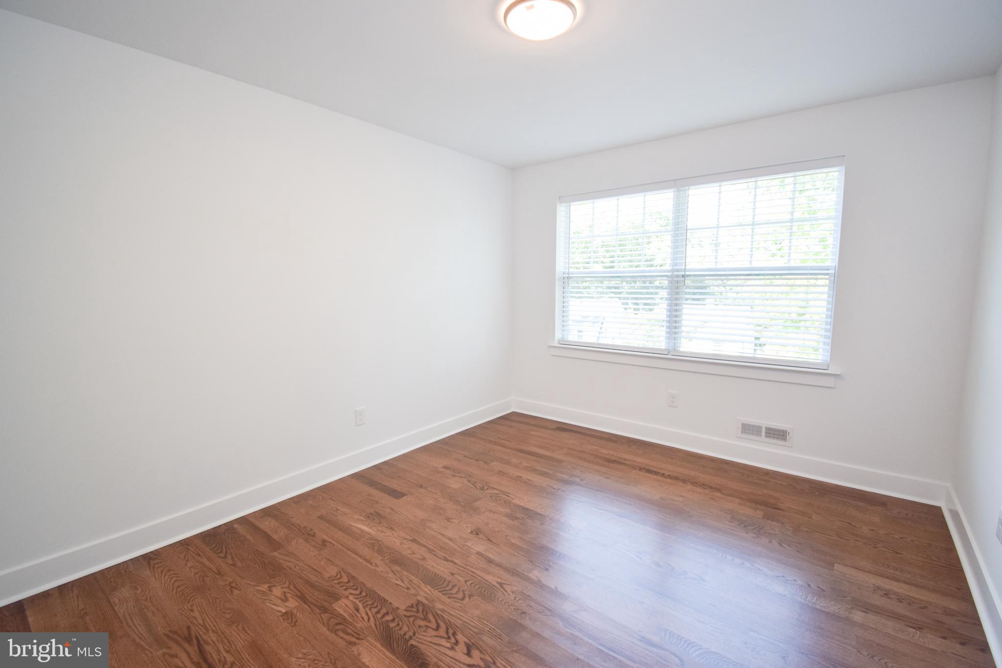 GLENSIDE - Residential