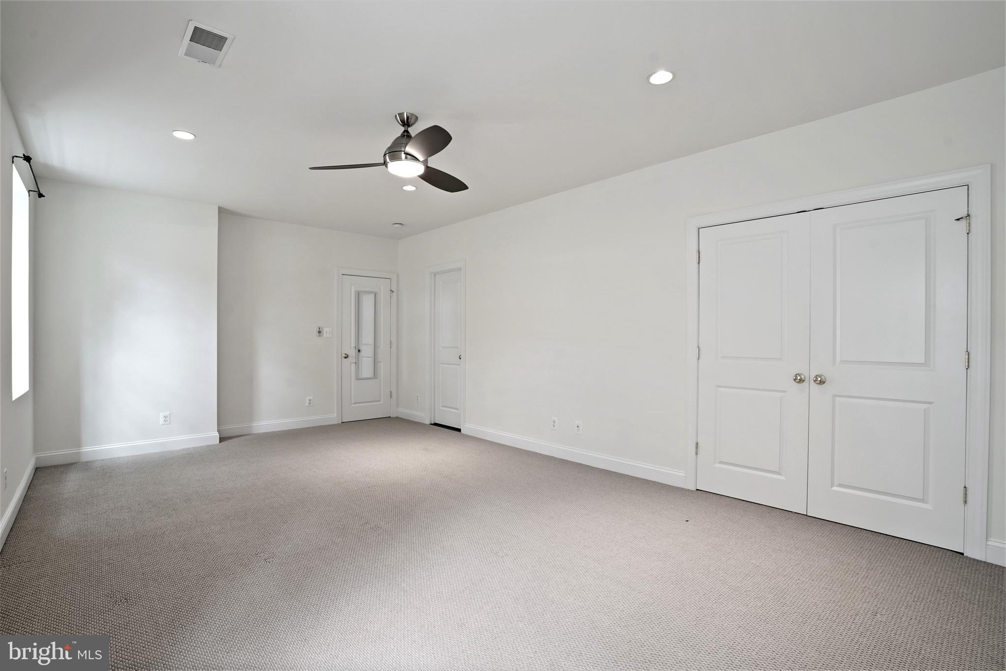 BERKSHIRE OAKWOOD - Residential