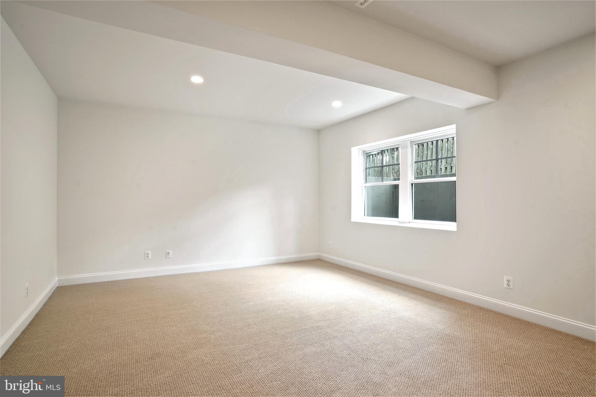 BERKSHIRE OAKWOOD - Residential