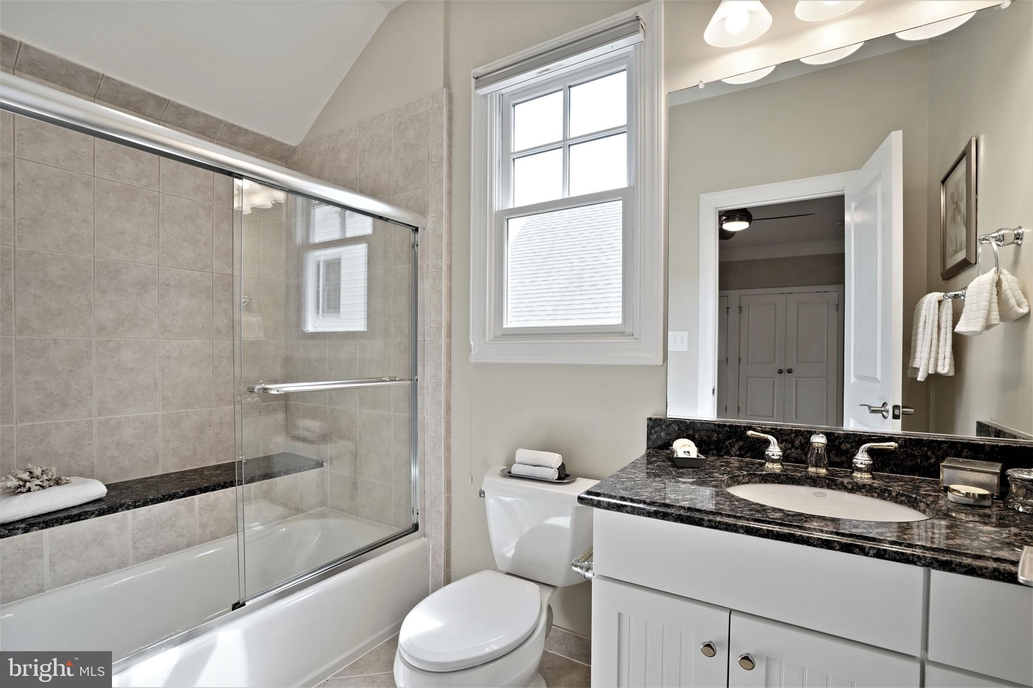 BERKSHIRE OAKWOOD - Residential