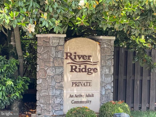 RIVER RIDGE - Residential