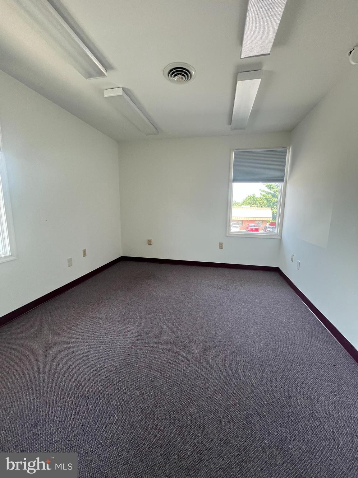 WASHINGTON TWP - Commercial Lease