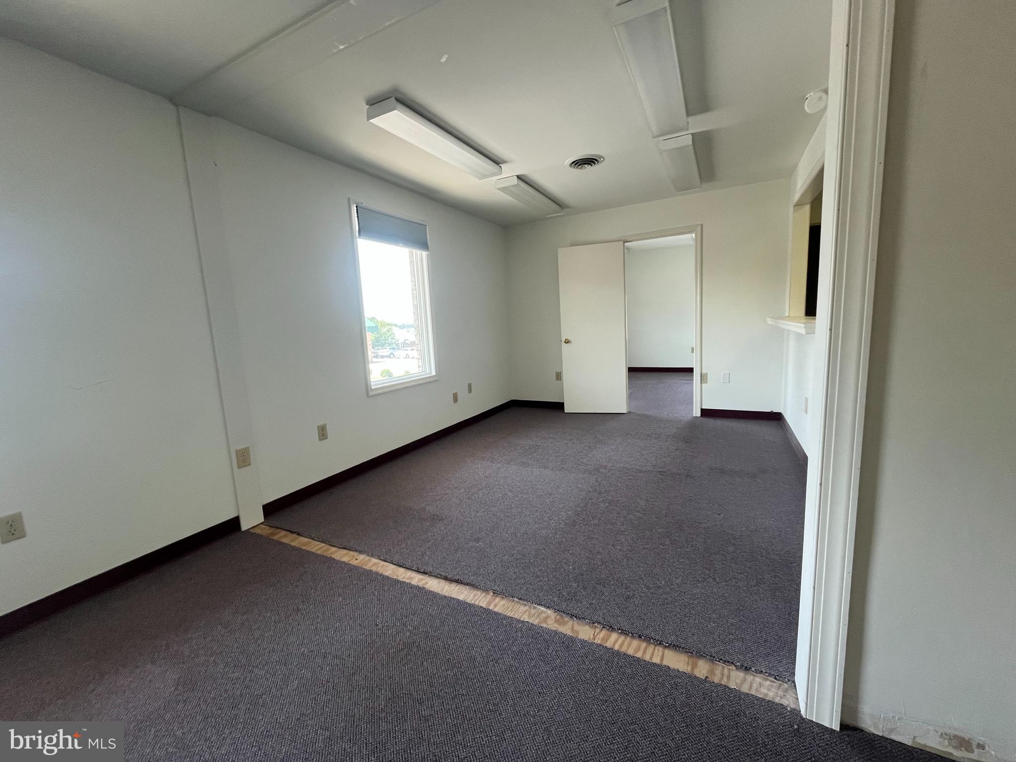 WASHINGTON TWP - Commercial Lease