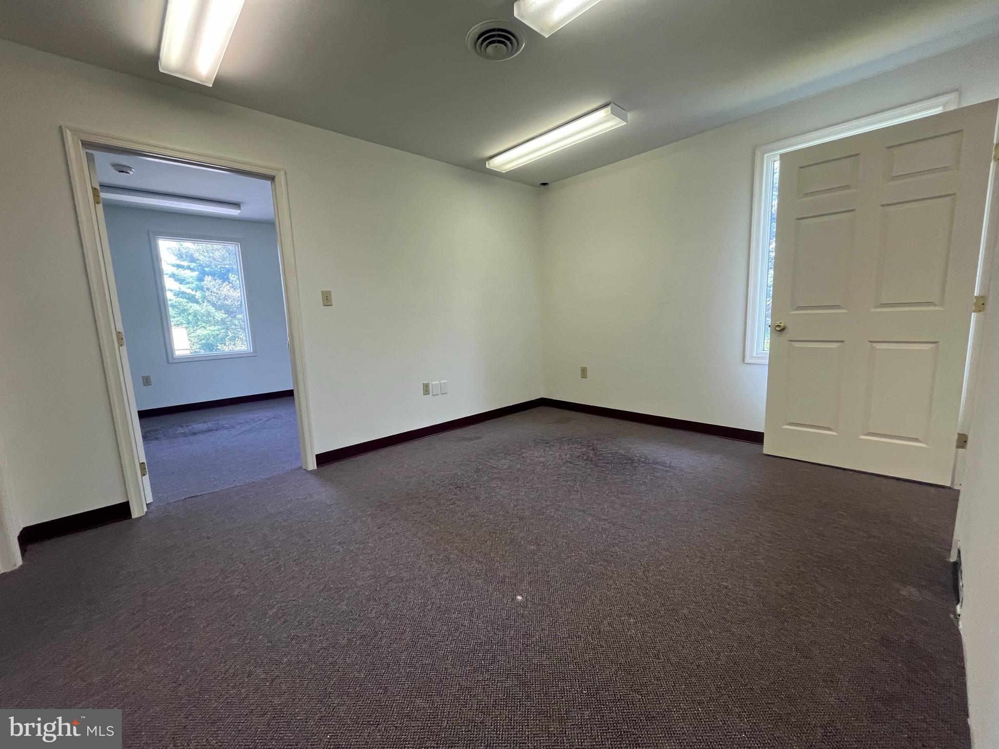 WASHINGTON TWP - Commercial Lease