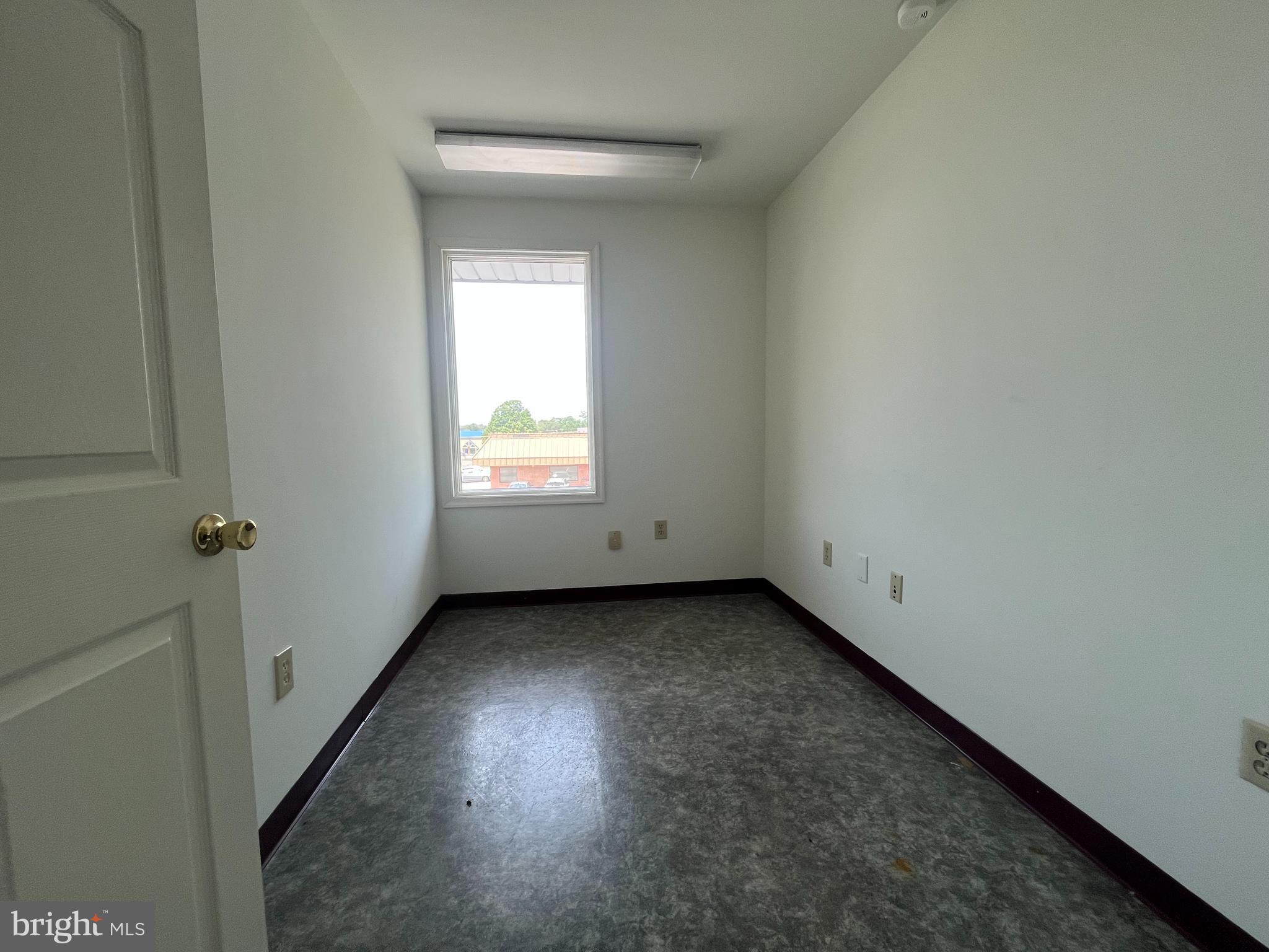 WASHINGTON TWP - Commercial Lease