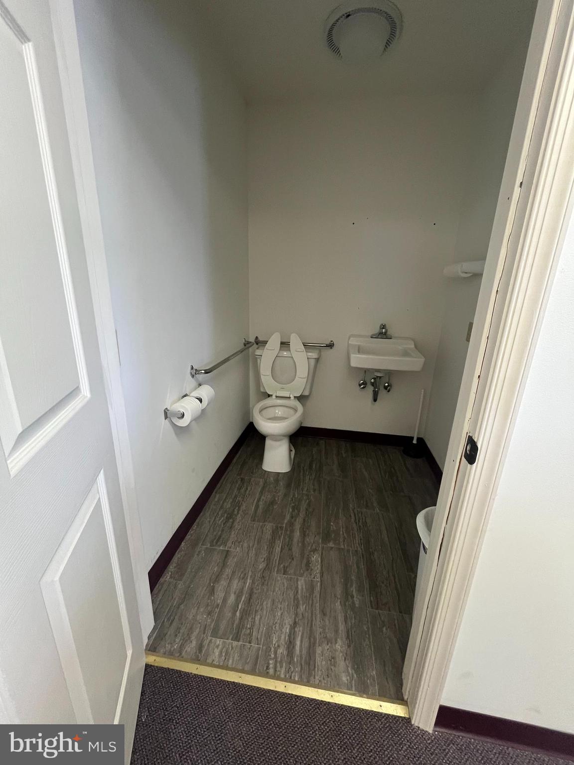 WASHINGTON TWP - Commercial Lease