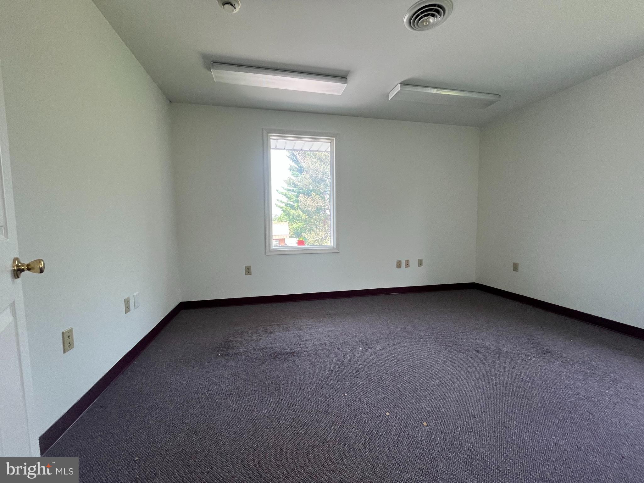 WASHINGTON TWP - Commercial Lease