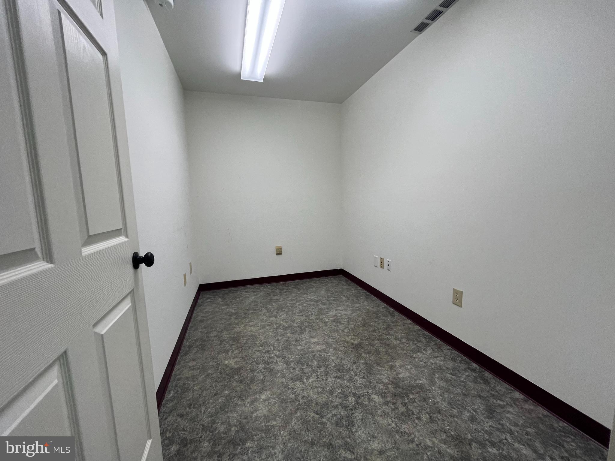 WASHINGTON TWP - Commercial Lease