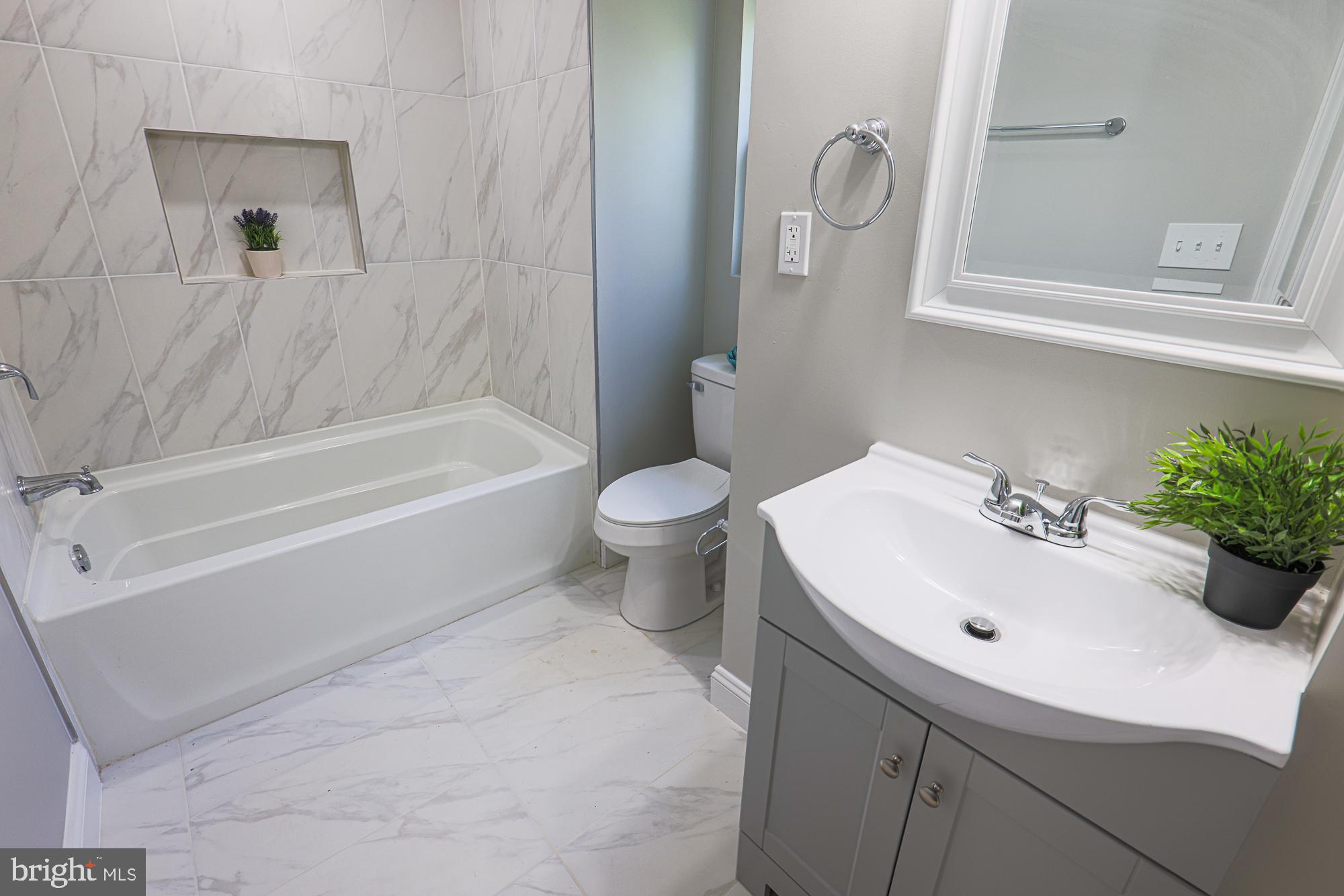 WINDSOR HILLS - Residential