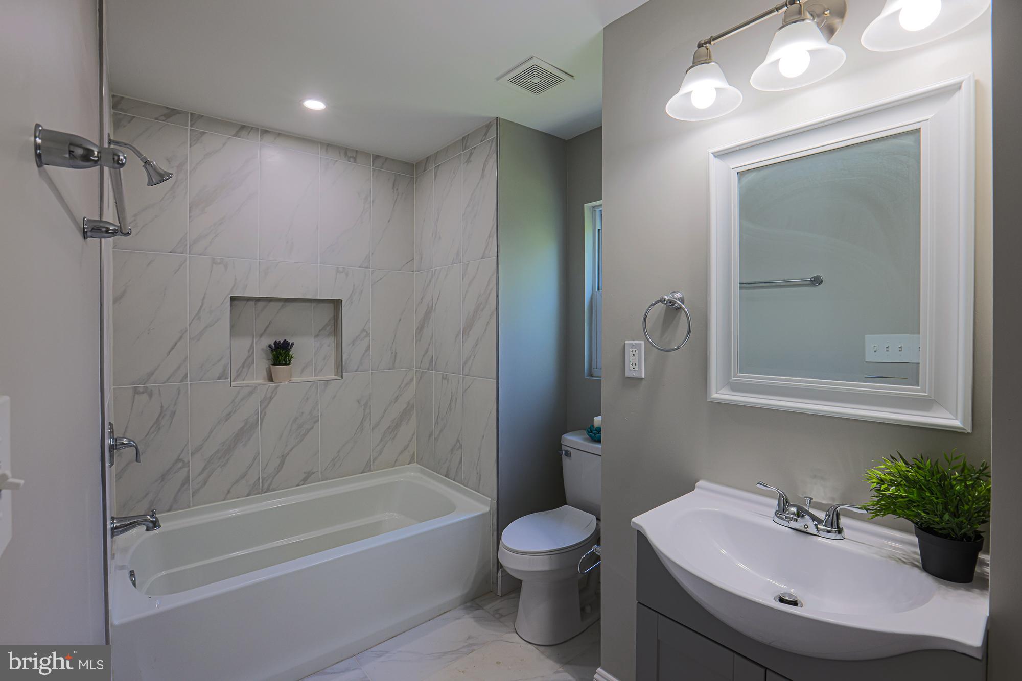 WINDSOR HILLS - Residential