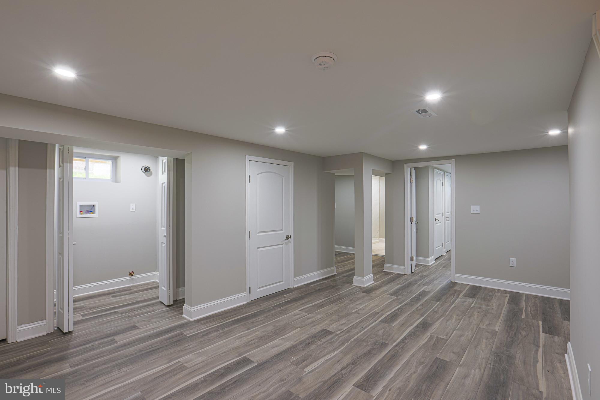 WINDSOR HILLS - Residential